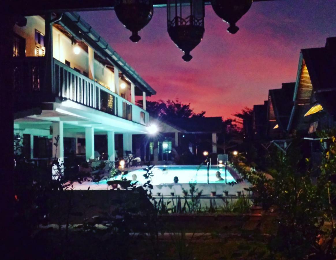 Tanabendang Banglos Pantai Cenang  Exterior photo
